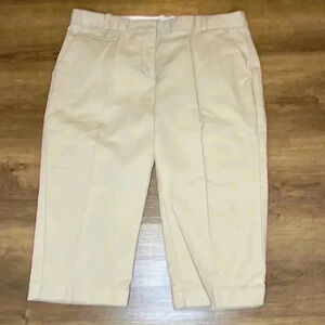 Old Navy Women’s 6 Classic Rise Khaki Cropped Pants
